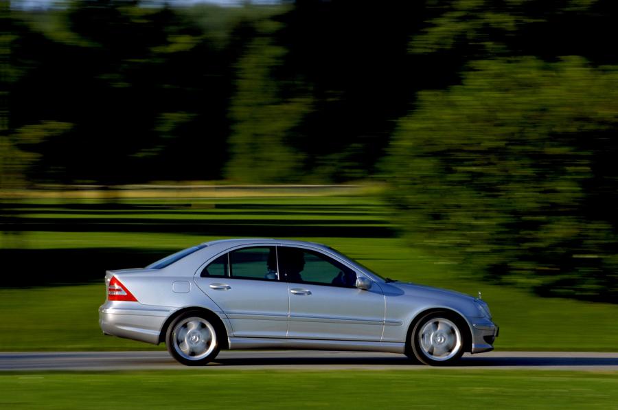  Mercedes-Benz C32 AMG 2001 года  (фото 1 из 14)
